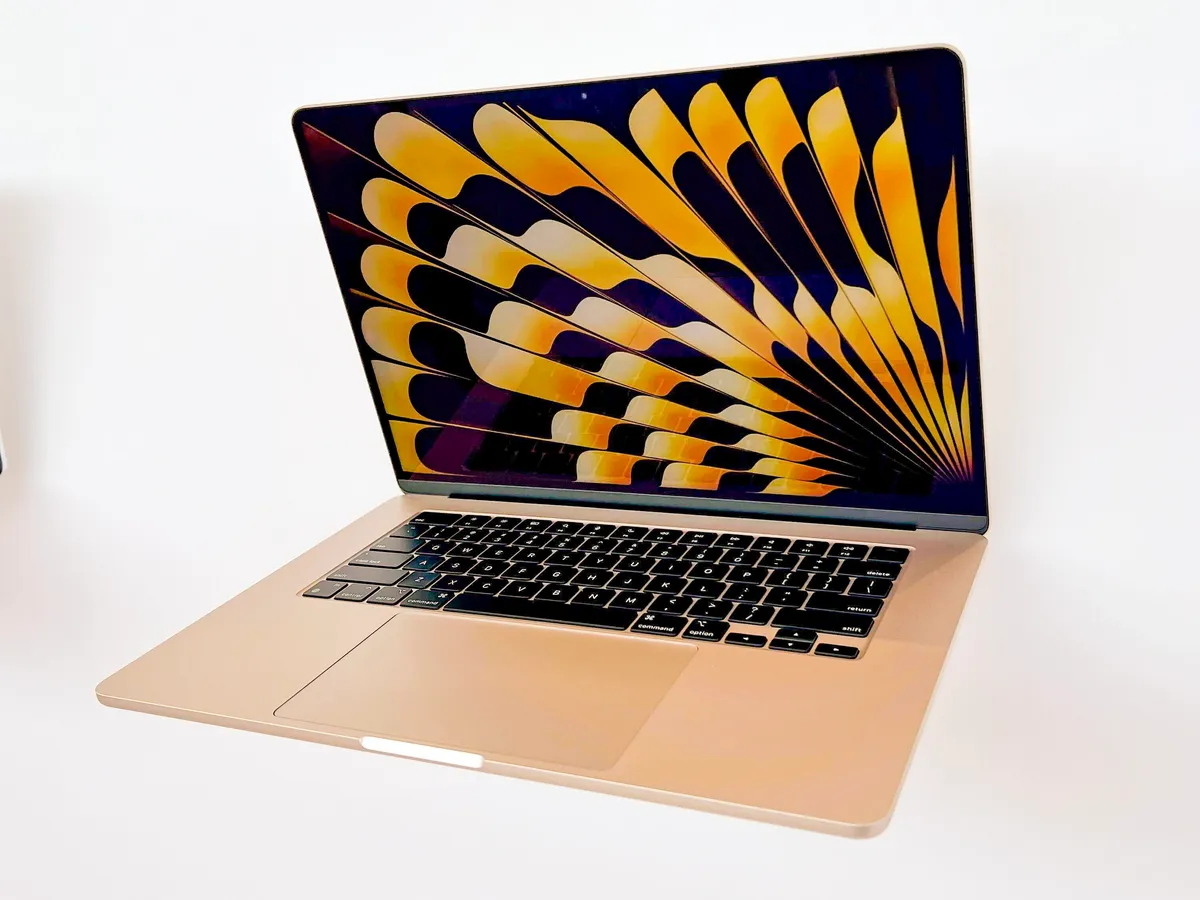 Apple MacBook Air 15-inch (M4, 2025)
